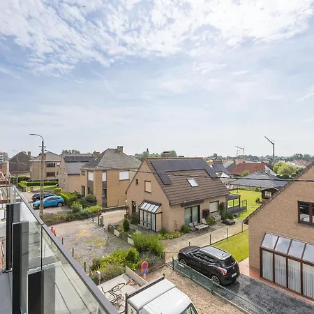Newly Built Rooftop Flat With Sun-facing Terrace Lejlighed *